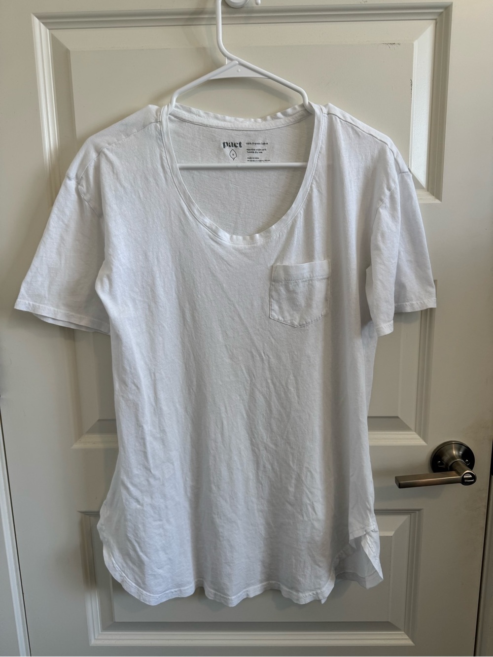 Pact Women’s 100% Organic Cotton Scoop Neck White Tee